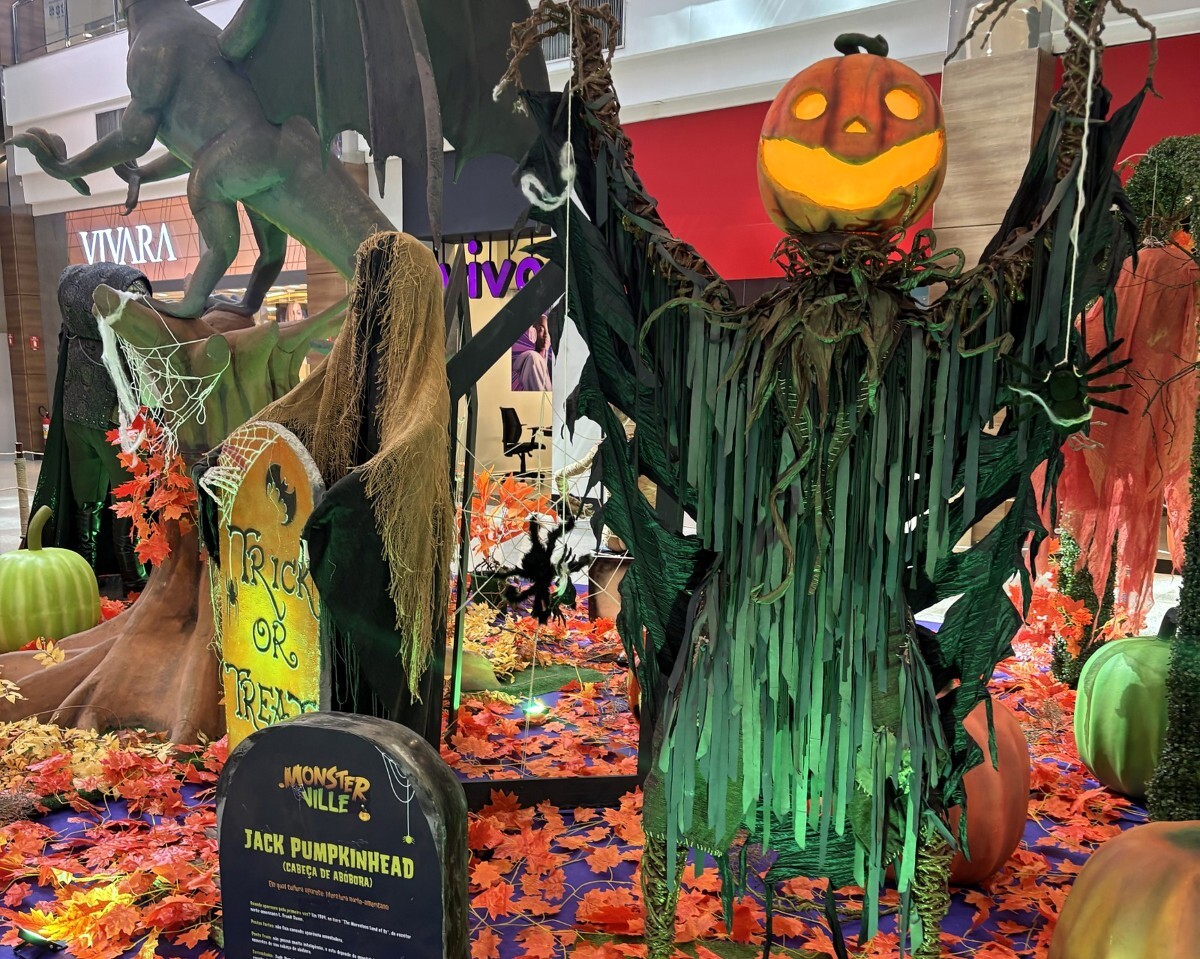 Oficina de biscoitos, caça aos doces e Petlloween integram a programação de Halloween do ShoppingSantaÚrsula