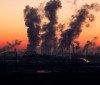 Super-ricos geram mais poluição e lucram com desastres climáticos