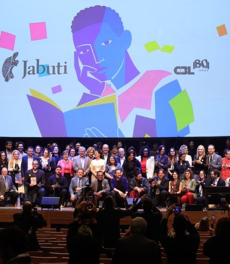 Ruy Castro vence prêmio principal do Jabuti pela 2ª vez consecutiva