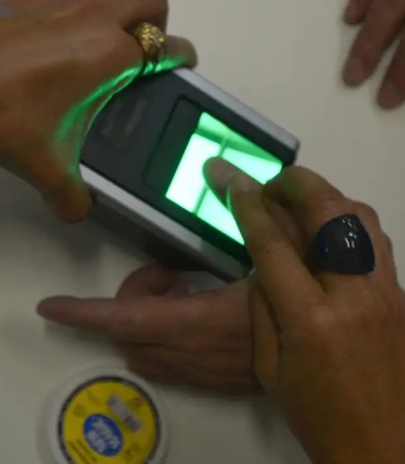 INSS alerta para golpes que usam informação falsa sobre biometria