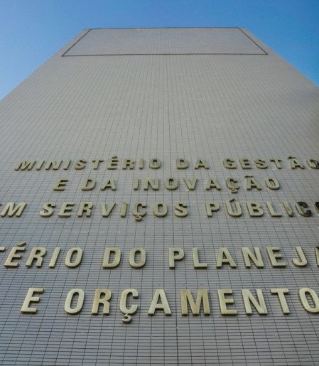Governo libera R$ 5,2 bilhões para reforçar assistência social e saúde