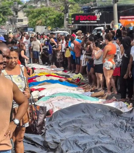 Movimentos sociais no Rio lembram vítimas da Operação Contenção