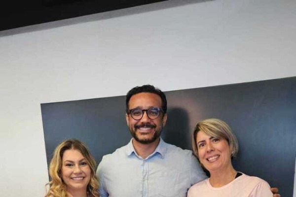 Larissa Tonelli, Nelson Borelli e Carla Boghosian - Divulgação