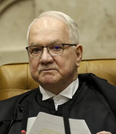 Fachin devolve relatoria do caso do INSS a Mendonça e mantém Master