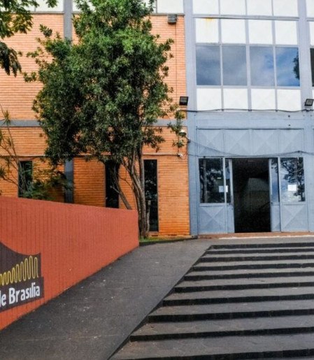 Alunos da Escola de Música de Brasília se apresentam na Rádio MEC