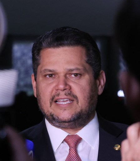 Alcolumbre marca votação da PEC da segurança pública para terça-feira